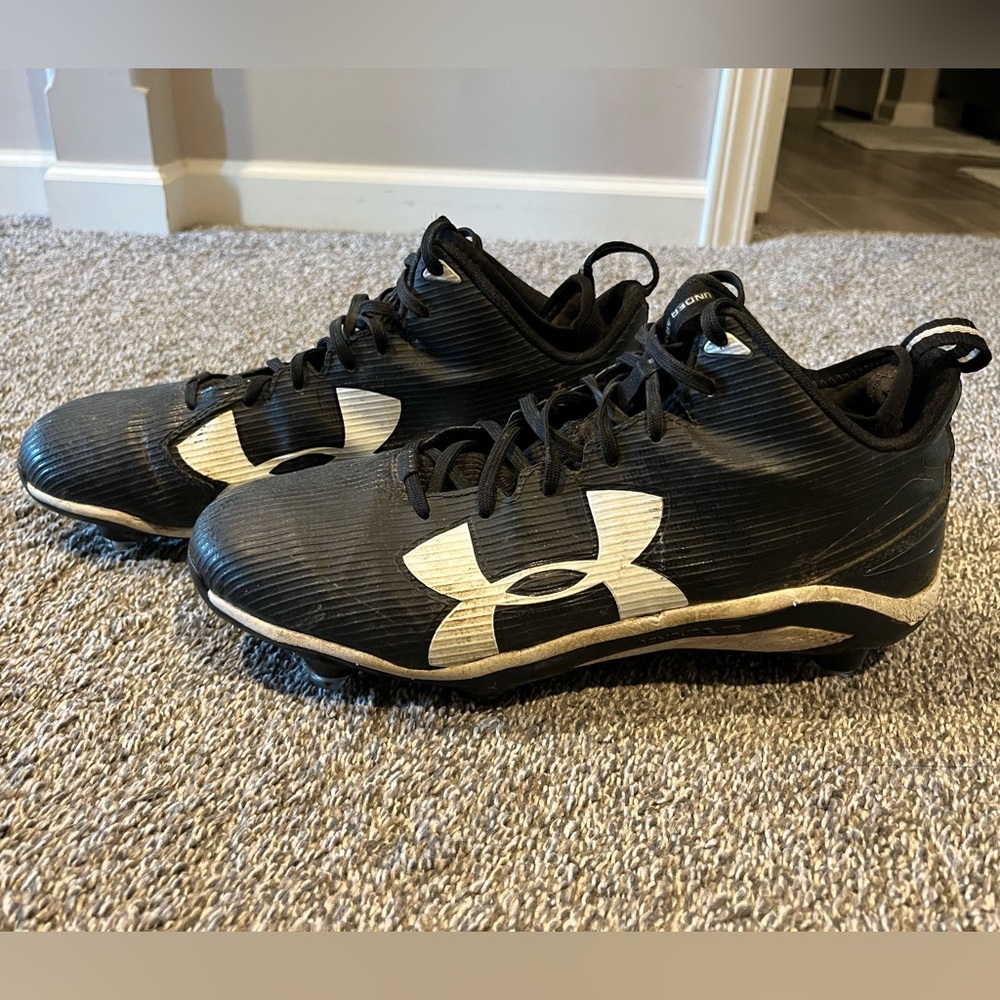 Under Armour Men's Black Football Cleats